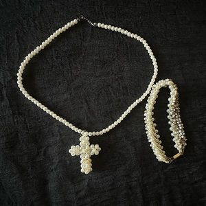 💜Timeless Pearl Choker with Cross Pendant & Elegant Bracelet Bundle
